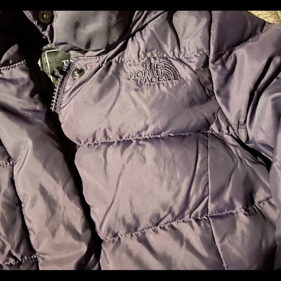 Mint condition women’s north face puffer coat. - Picture 4 of 5